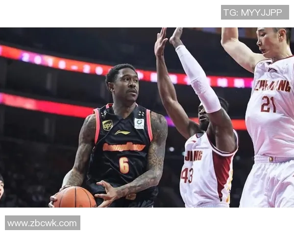 马尚布鲁克斯的篮球之路：从新秀到明星的成长历程与挑战